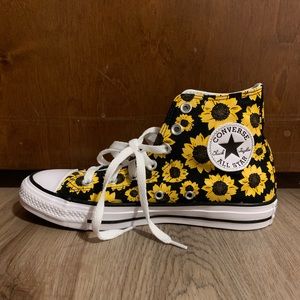 Black converse chuck taylors with sunflower detail women’s size 7, high tops